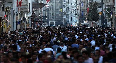 TÜİK açıkladı! Türkiye'de doğuşta beklenen yaşam süresi 77,5 yıl oldu