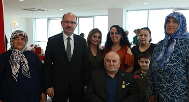 Vali Serdengeçti Gaziler ve aileleriyle yemekte buluştu