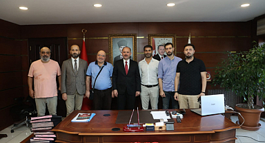 Vali Serdengeçti, günlük gazete temsilcilerini kabul etti