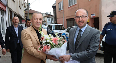 Vali Serdengeçti Keşap'ta ziyaretlerde bulundu