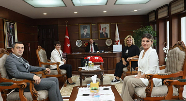 Vali Serdengeçti'nin makam kabulleri sürüyor