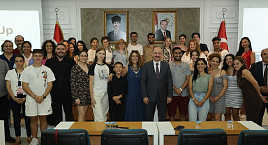 Vali Serdengeçti öğrencilerle bir araya geldi