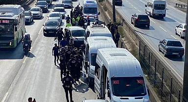 Zincirleme trafik kazası! 5 polis yaralandı