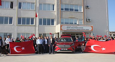 100. yılı anısına öğrenciler TOGG ile buluştu
