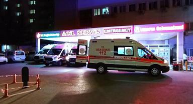 Arabaya giren eşek arısı kazaya neden oldu, 3 kişi ölümden döndü