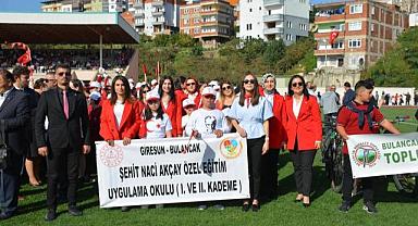 Bulancaklı öğrencilerin Cumhuriyet sevinci