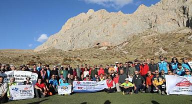 Cumhuriyetin 100. yılında zirve tırmanışı