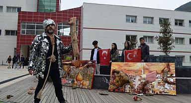'Filistin’deki bebeklerin çığlığı'nı odunla anlattı