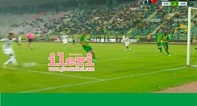 Giresunspor'daki O Futbolcu, Boş Kaleyi Iskaladı!