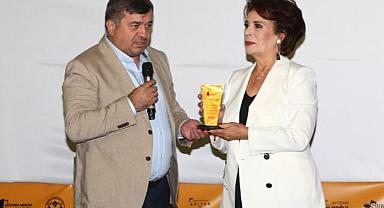 Hülya Koçyiğit Giresun'da sevenleriyle buluştu