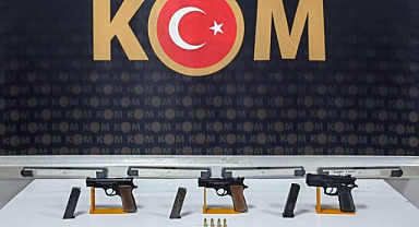 Kaçak silah operasyonunda 2 kişi yakalandı