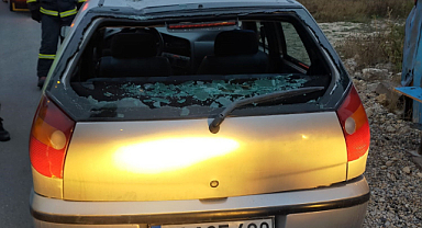 Kaza yaptığı aracını yol ortasında bırakıp gitti