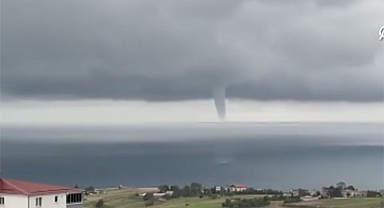Meteoroloji uyarmıştı! Karadeniz'de hortum oluştu