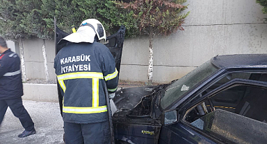 Park halindeki otomobil yandı