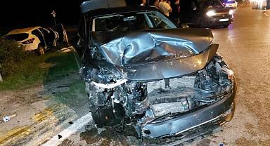 Samsun'da iki otomobil çarpıştı