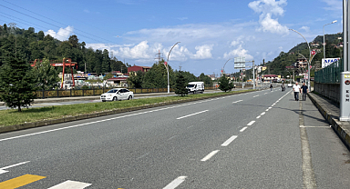 Şiddetli yağışlarla çöken Rize-Güneysu yolu ulaşıma açıldı