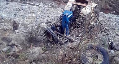 Traktör uçuruma devrildi: Sürücü ağır yaralandı