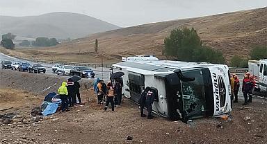 Sivas'ta yolcu otobüsü devrildi: 7 ölü, 40 yaralı