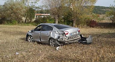 Yoldan Çıkan Otomobil, Tarlaya Yuvarlandı: 1 Yaralı