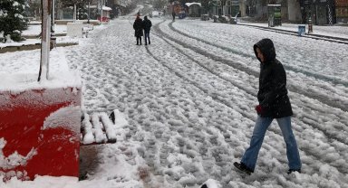 Bolu'da eğitime kar engeli