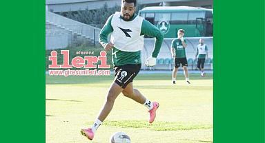 Brandley Kuwas, Güven Tazeledi