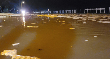 Deniz Karayla Birleşti, Yollar Sular Altında Kaldı
