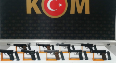 Durdurulan Araçtan 9 Tabanca Çıktı     