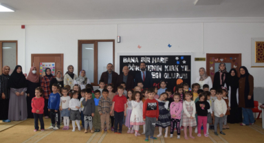 Espiye’de Minik Öğrenciler Öğretmenler Günü’nü Kutladı