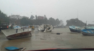 Fırtınada Batan Tekneler Karaya Çıkarıldı