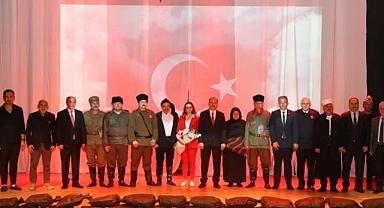 Giresunlu Gaziler ve Yakınlarından Gurur Verici Tiyatro Gösterisi:
