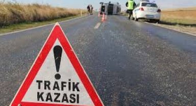 Kamyonet uçurumdan yuvarlandı: 1 ölü, 1 yaralı