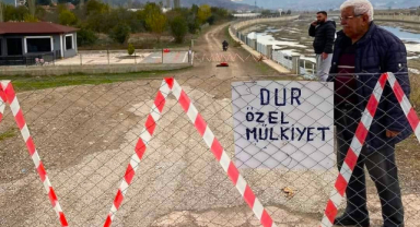'Tapulu Arazimiz' Dedi Yolu Trafiğe Kapattı
