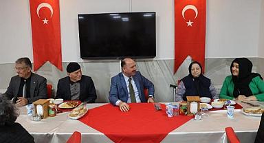 Vali Serdengeçti Ulu Çınarlar İle Buluştu 