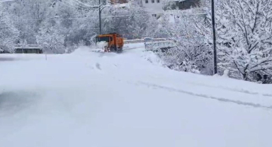 63 Köy Yolunda Ulaşıma Kar ve Heyelan Engeli