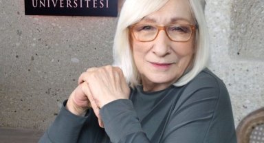 Alev Alatlı: "Yazar olmak önce dava gerektiriyor"