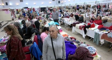 Ev hanımlarının el emekleri görücüye çıktı
