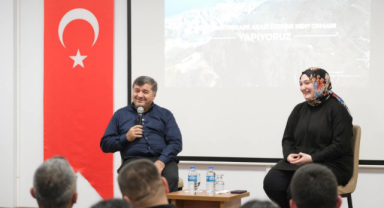 Gençlerin Başkanı Şenlikoğlu Öğrencilerle Buluştu