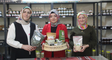 Kadınlar Kurdukları Kooperatifle Üretip Ekonomiye Katkı Sağlıyor