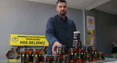 Kış Uykusuna Yatamadılar Arı Kovanlarına Dadandılar