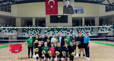 Müdür Ergün, Sporcularla Sahada