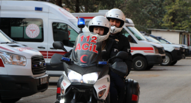 Sağlık Çalışanı Çift Motosiklet Ambulansla Hayat Kurtarıyor