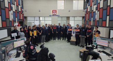 Vali Yavuz görevi başındaki personelin yeni yılını kutladı