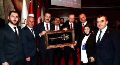 Zonguldak Heyeti, Cumhurbaşkanı Erdoğan'a Şehrin Temsili Anahtarını Takdim Etti