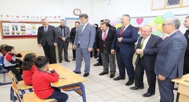 19 Mayıs ilçesinde öğrenciler karnelerini aldı