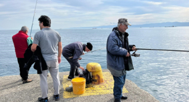 Amatör balıkçılar hafta sonu mesaisinde