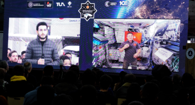 Astronot Alper Gezeravcı, öğrencilerin sorularını yanıtladı