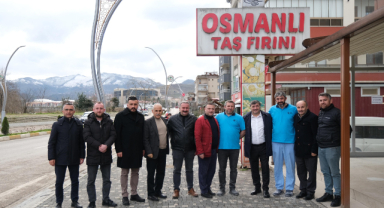 Başkan Şenlikoğlu esnafları dinliyor