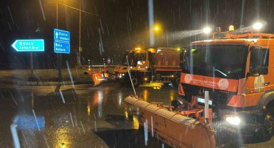 Bolu Dağı'nda kar ve sis etkili oluyor