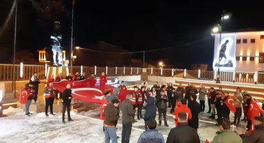Bolu'da vatandaşlar şehitler için yürüdü