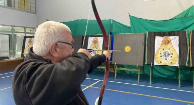 Bu sefer yaşlılar gençlik merkezini ziyaret etti
